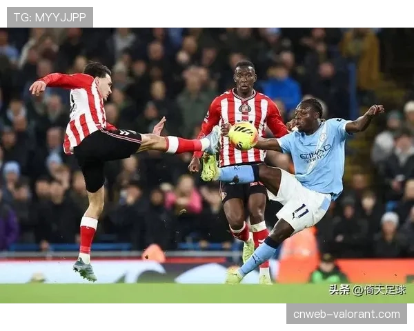 现场报道：伊蒂哈德球场，曼城球迷在球队一次流畅的“门将到前锋”反击得分后高歌